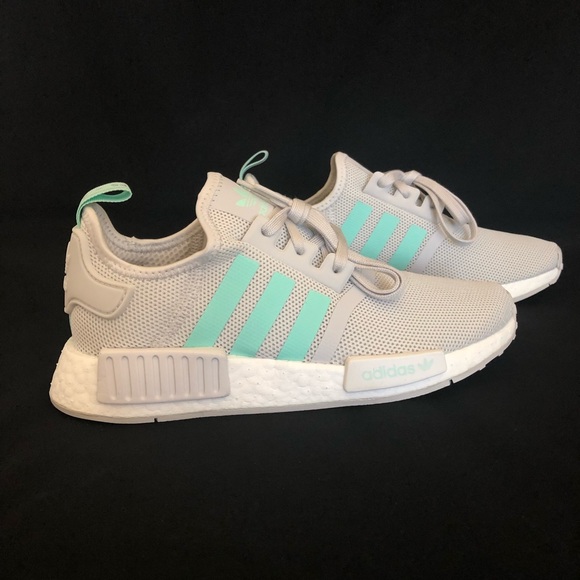 !!!SOLD!!! BRAND NEW NMD R1 Girls sz 4 - Picture 4 of 7